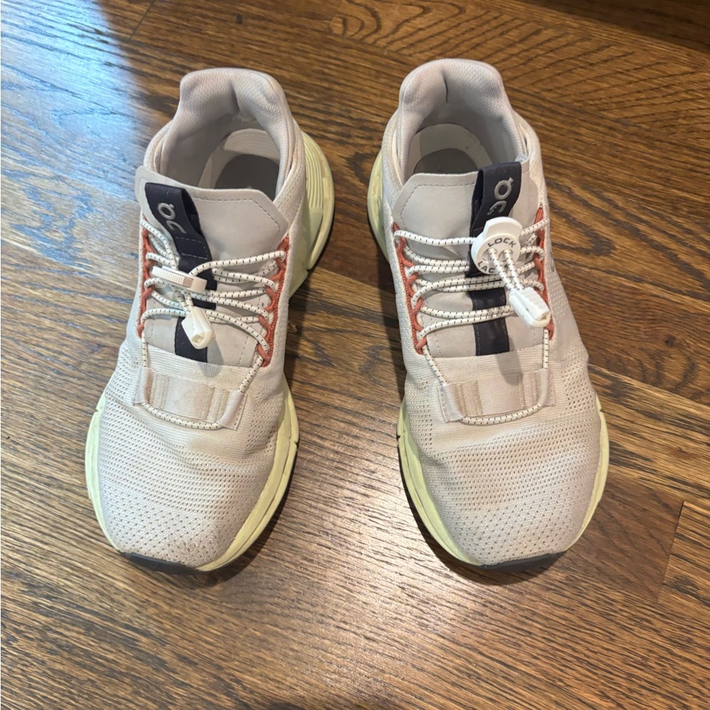 OnNova Running Sneakers